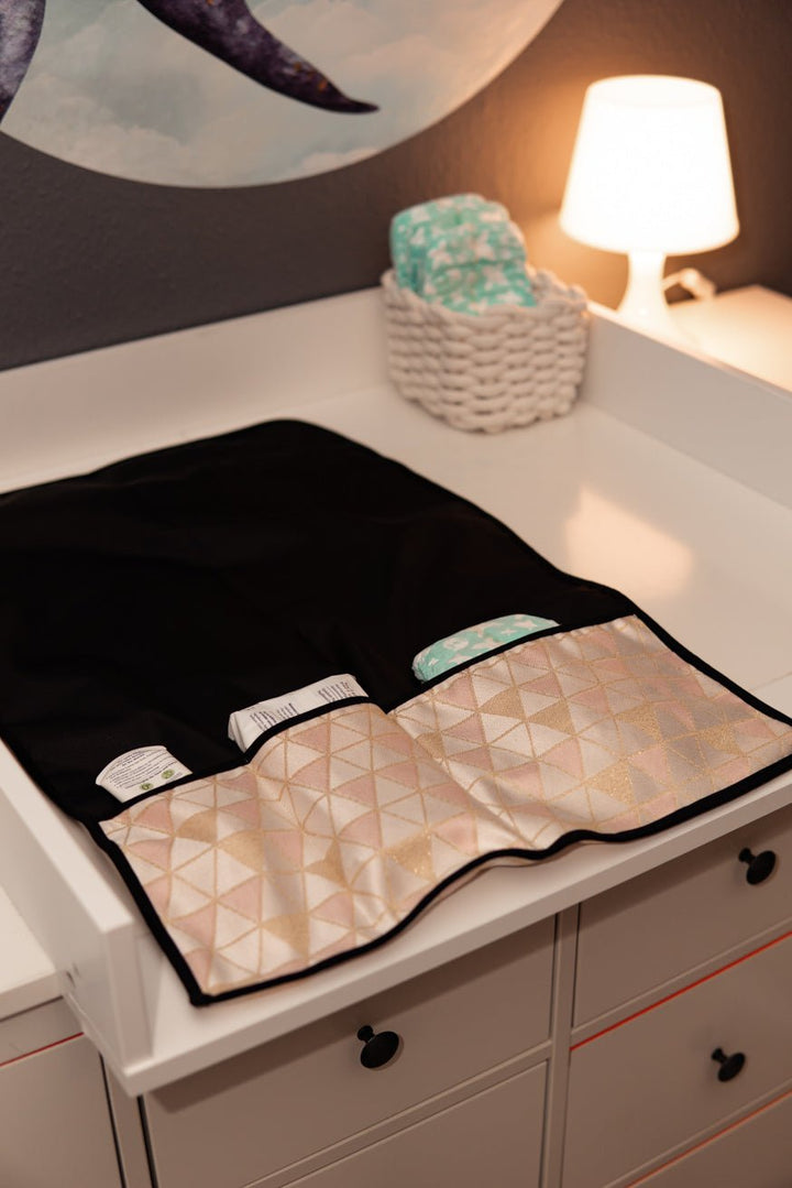 Пеленальный коврик Triangle Frame Clea - KOKADI