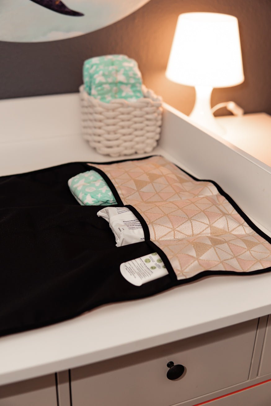 Пеленальный коврик Triangle Frame Clea - KOKADI