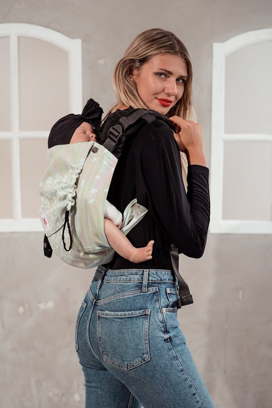 Переноска для ребенка Онбу Марлен в стране чудес - KOKADI